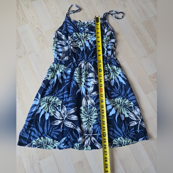 Roxy Hawaiian print dress size medium - Picture 5 of 9